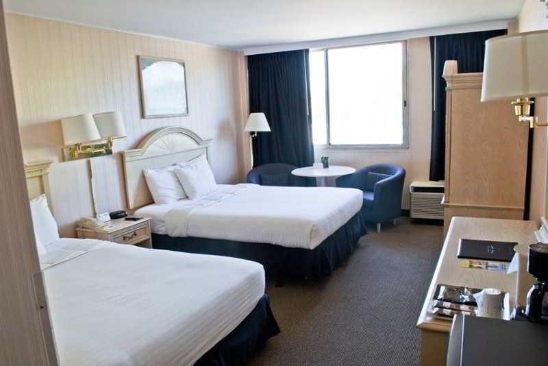 Hotel Ramada By Wyndham North Bergen Exterior foto