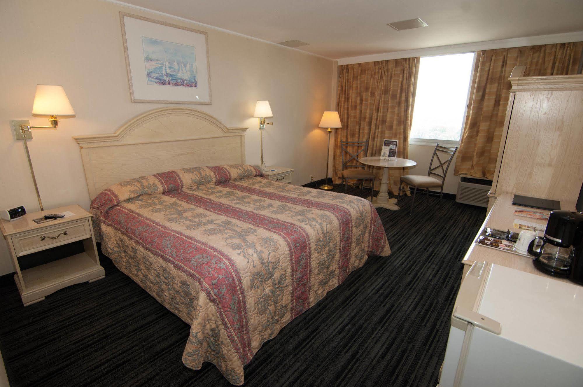 Hotel Ramada By Wyndham North Bergen Exterior foto